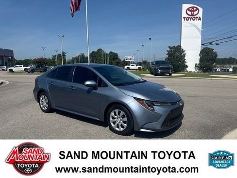 Used 2022 Toyota Corolla LE FWD image 1