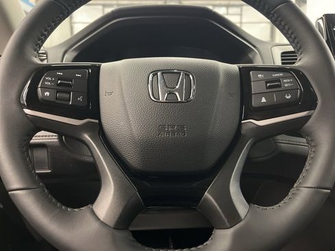 Used 2025 Honda Odyssey Touring image 15