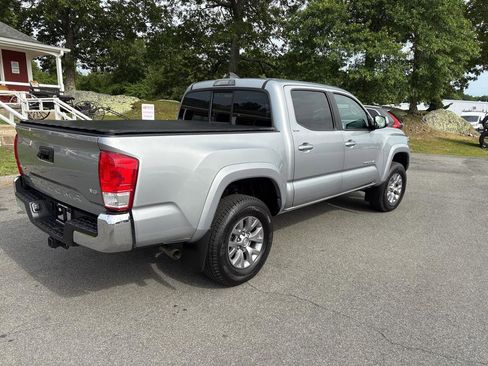 Used 2017 Toyota Tacoma SR5 image 6