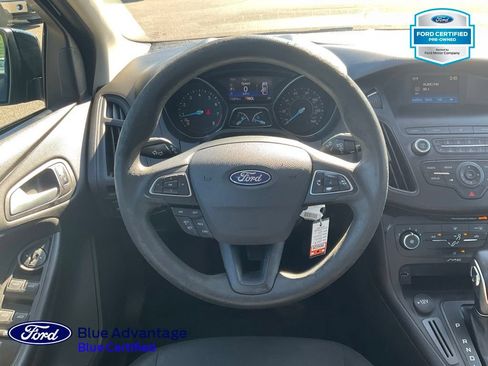 Used 2018 Ford Focus SE FWD image 7
