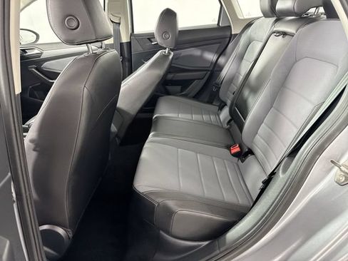 Used 2025 Volkswagen Jetta SE FWD image 22