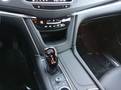 Certified 2025 Cadillac XT5 Premium Luxury w/ Technology Package image 18