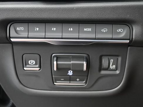 New 2026 Cadillac Escalade ESV Luxury w/ LPO, Radiant Package AWD/4WD image 30