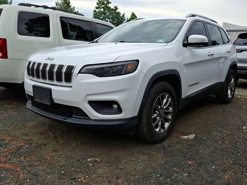 Used 2019 Jeep Cherokee Latitude Plus w/ Comfort/Convenience Group AWD/4WD image 2