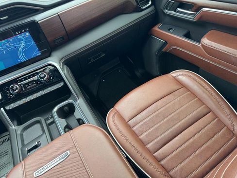 Used 2024 GMC Sierra 2500 Denali Ultimate image 18