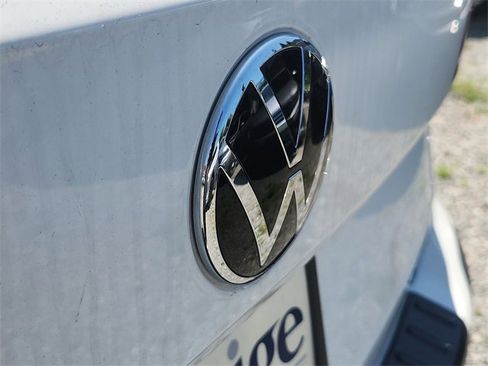 New 2024 Volkswagen Taos SE image 16