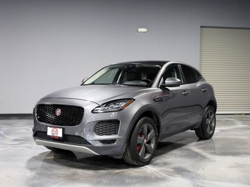 Used 2019 Jaguar E-PACE SE AWD/4WD image 3
