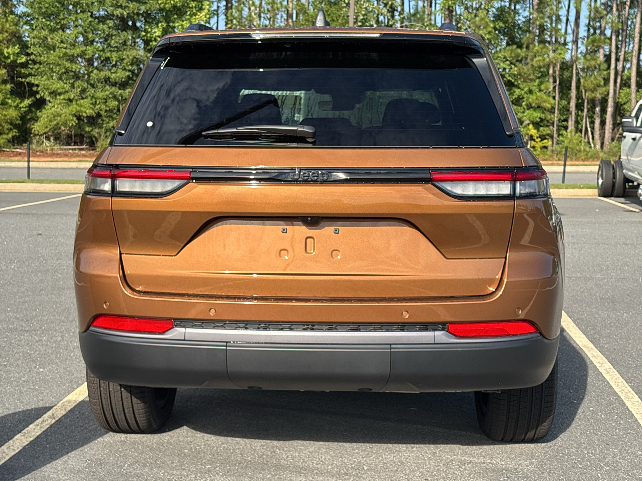 New 2027 Jeep Grand Cherokee Limited w/ Limited Altitude Package RWD image 7