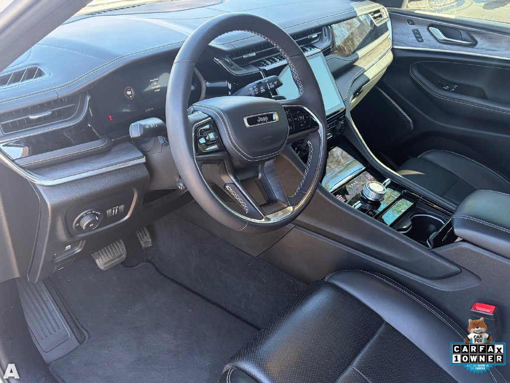 Certified 2023 Jeep Grand Cherokee Overland w/ Luxury Tech Group IV AWD/4WD image 7
