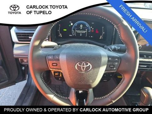 Used 2026 Toyota Camry SE FWD image 8