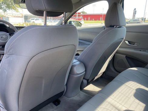 Used 2023 Hyundai Elantra SEL w/ Preferred Accessory Package image 30