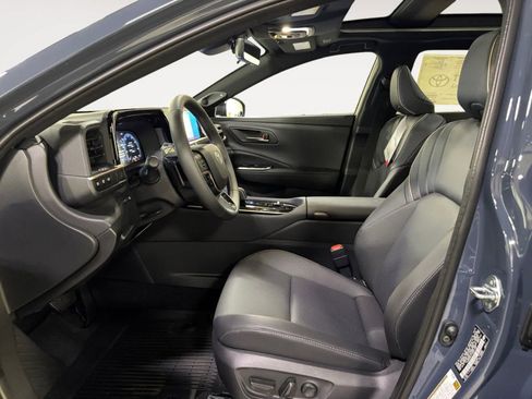 New 2025 Toyota Crown Signia image 9