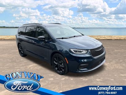 Used 2025 Chrysler Pacifica Limited