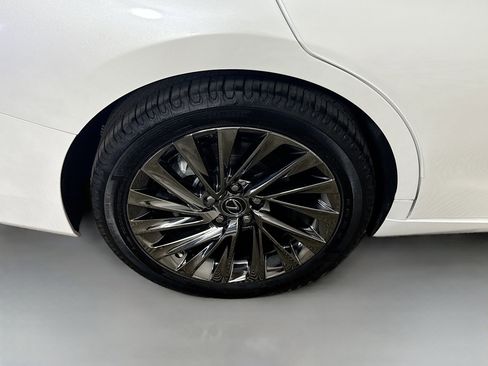 Used 2024 Lexus ES 300h Ultra Luxury image 33