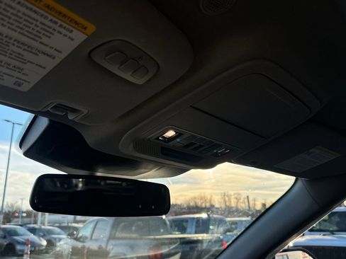 Used 2023 Ford Explorer Limited w/ Limited Technology Package image 32