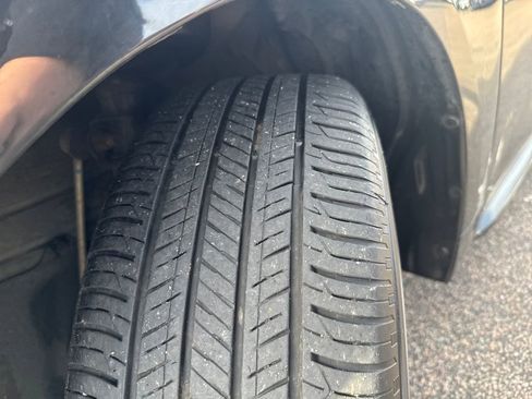 Used 2021 Toyota Corolla LE image 41