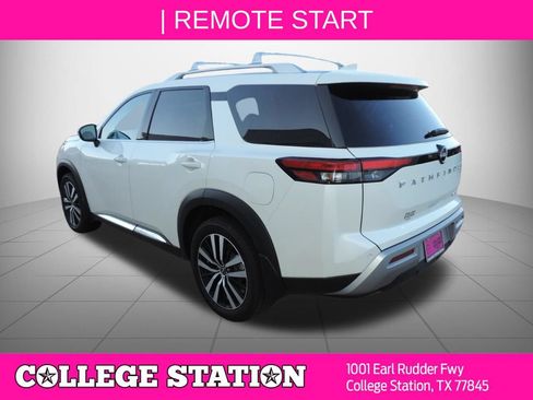 Certified 2024 Nissan Pathfinder Platinum w/ Cargo Package FWD image 6