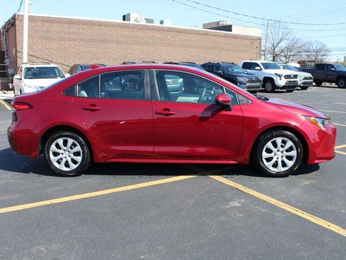 Used 2023 Toyota Corolla LE image 5
