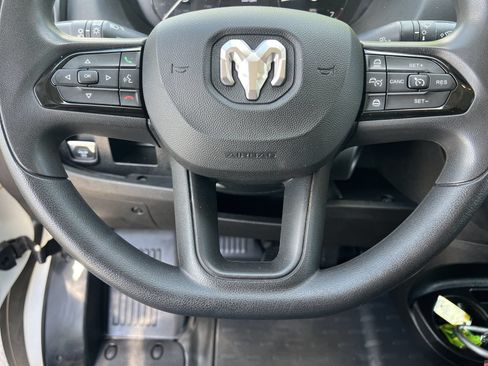 Used 2025 RAM ProMaster 2500 w/ Convenience Group FWD image 9