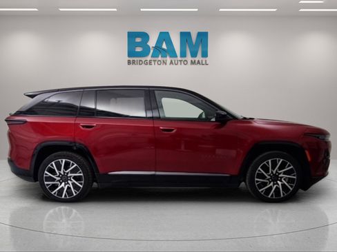 New 2025 Jeep Wagoneer Limited image 8