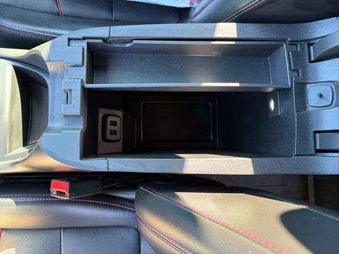 Used 2023 Chevrolet Equinox RS w/ RS Leather Package image 32