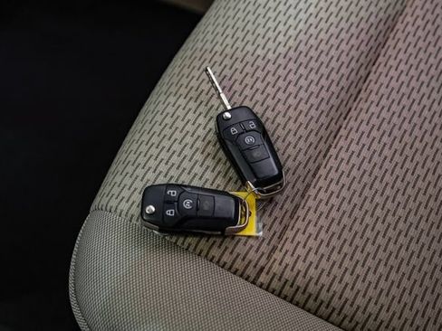 Used 2021 Ford F250 XLT w/ XLT Premium Package AWD/4WD image 56