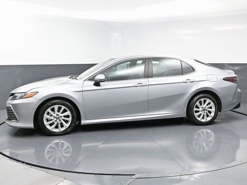 Used 2024 Toyota Camry LE image 6