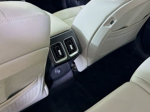 Used 2025 Kia Sorento S image 27