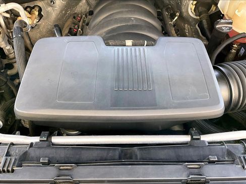 Used 2021 GMC Yukon AT4 w/ Rear Media and Nav Package AWD/4WD image 32