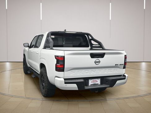 Certified 2023 Nissan Frontier SV w/ SV Convenience Package AWD/4WD image 6