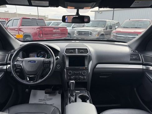 Used 2018 Ford Explorer XLT w/ Equipment Group 202A image 19