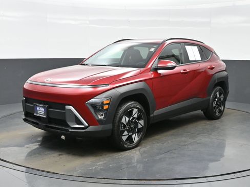Certified 2024 Hyundai Kona SEL w/ Convenience Package AWD/4WD image 2