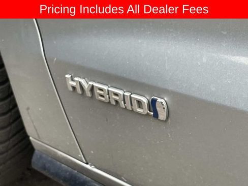 Used 2021 Toyota Sienna XSE w/ XSE Plus Package FWD image 2