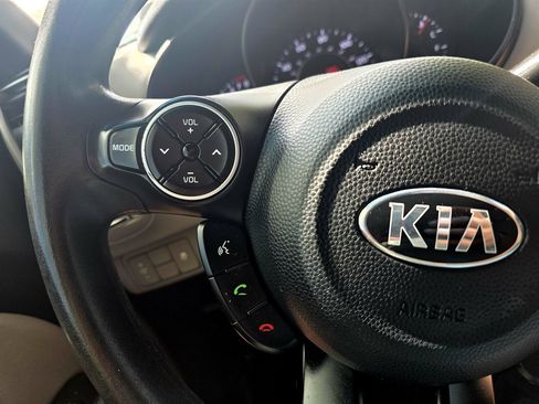 Used 2017 Kia Soul FWD image 22