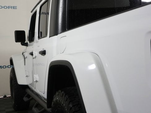 Used 2020 Jeep Gladiator Rubicon image 10