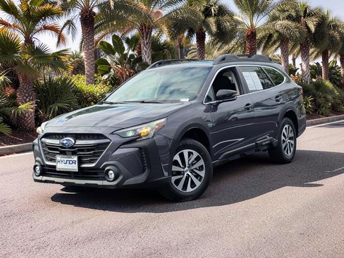 Used 2023 Subaru Outback Premium AWD/4WD image 2