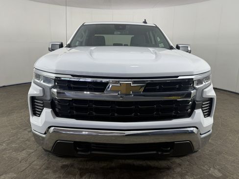 Used 2023 Chevrolet Silverado 1500 LT AWD/4WD image 2