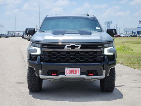 Used 2023 Chevrolet Silverado 1500 ZR2 w/ Technology Package AWD/4WD image 2