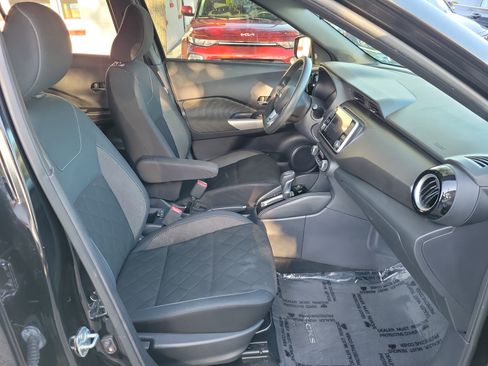Used 2020 Nissan Kicks SV FWD image 7