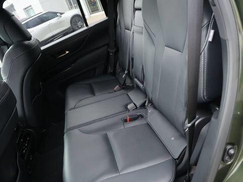 Used 2023 Lexus LX 600 4WD image 15