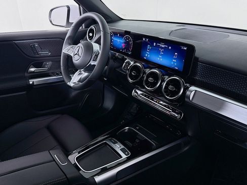 New 2026 Mercedes-Benz GLB 250 image 15