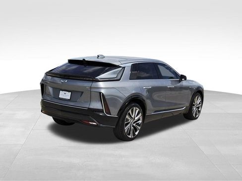 New 2027 Cadillac Lyriq Signature Luxury w/ Nappa Leather Package AWD/4WD image 4