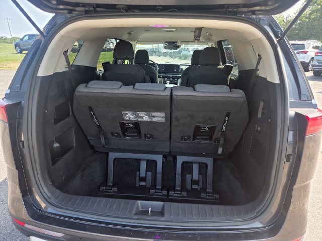 Used 2022 Kia Carnival LX FWD image 38