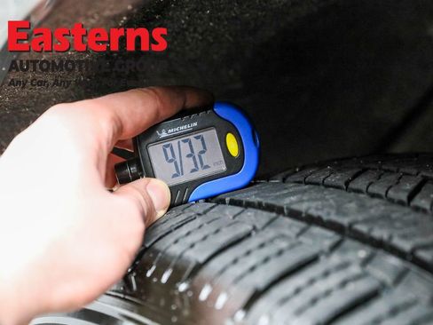 Used 2024 Chevrolet Suburban Premier image 32