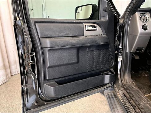 Used 2016 Ford Expedition XLT RWD image 21