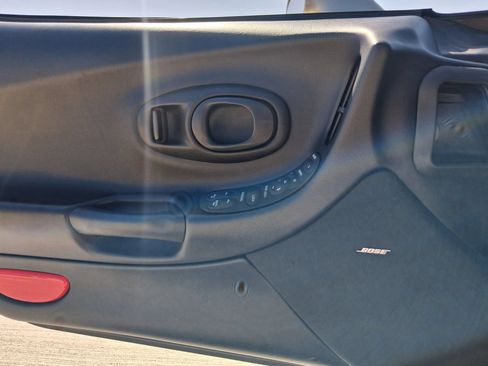 Used 2000 Chevrolet Corvette Convertible w/ Memory Pkg RWD image 16