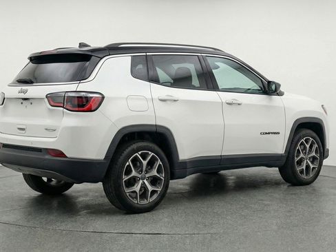 Used 2025 Jeep Compass Limited image 9