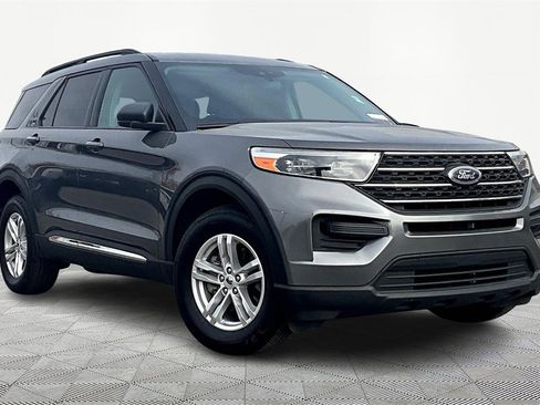 Used 2022 Ford Explorer XLT image 12