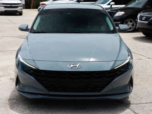 Used 2021 Hyundai Elantra SE FWD image 10