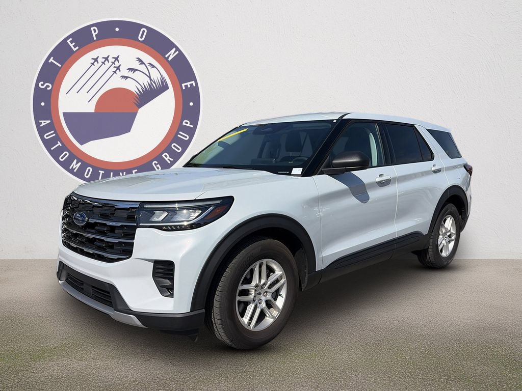 New 2026 Ford Explorer Active RWD image 2